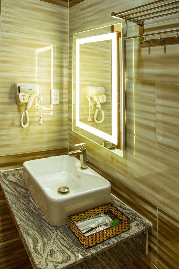 Green Hotel Vinh Loc Ho Chi Minh City Bagian luar foto
